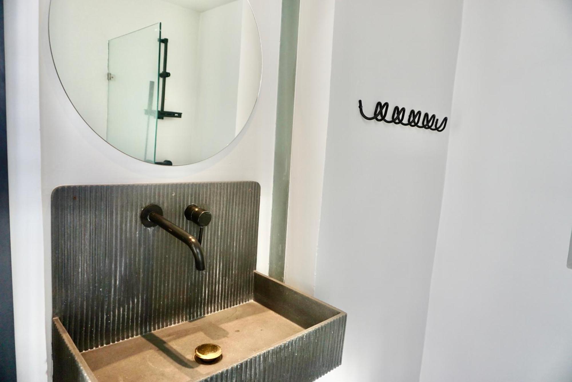 Hash With Unique Chill Design At Silom Soi 3 Apartment Bangkok