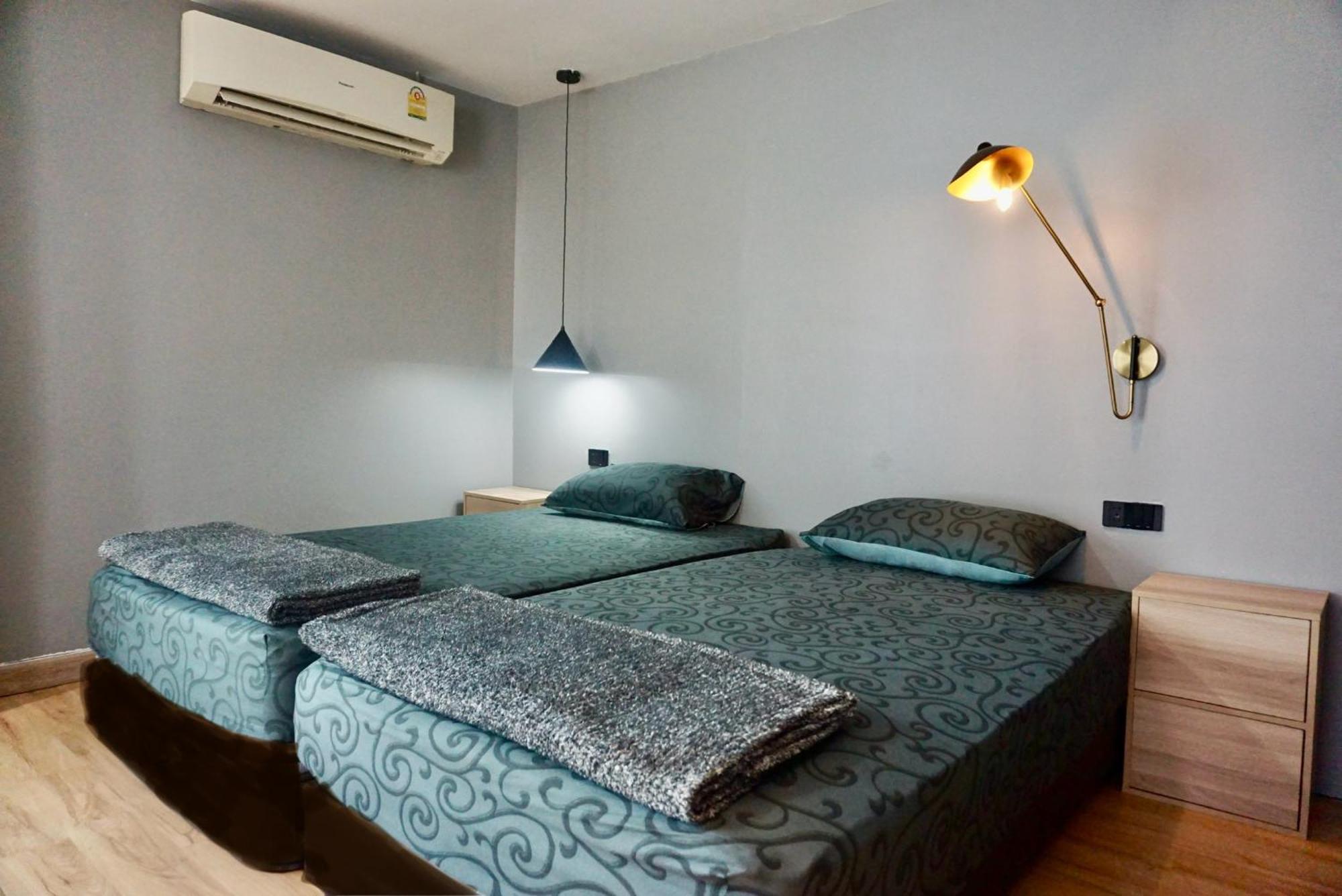 Hash With Unique Chill Design At Silom Soi 3