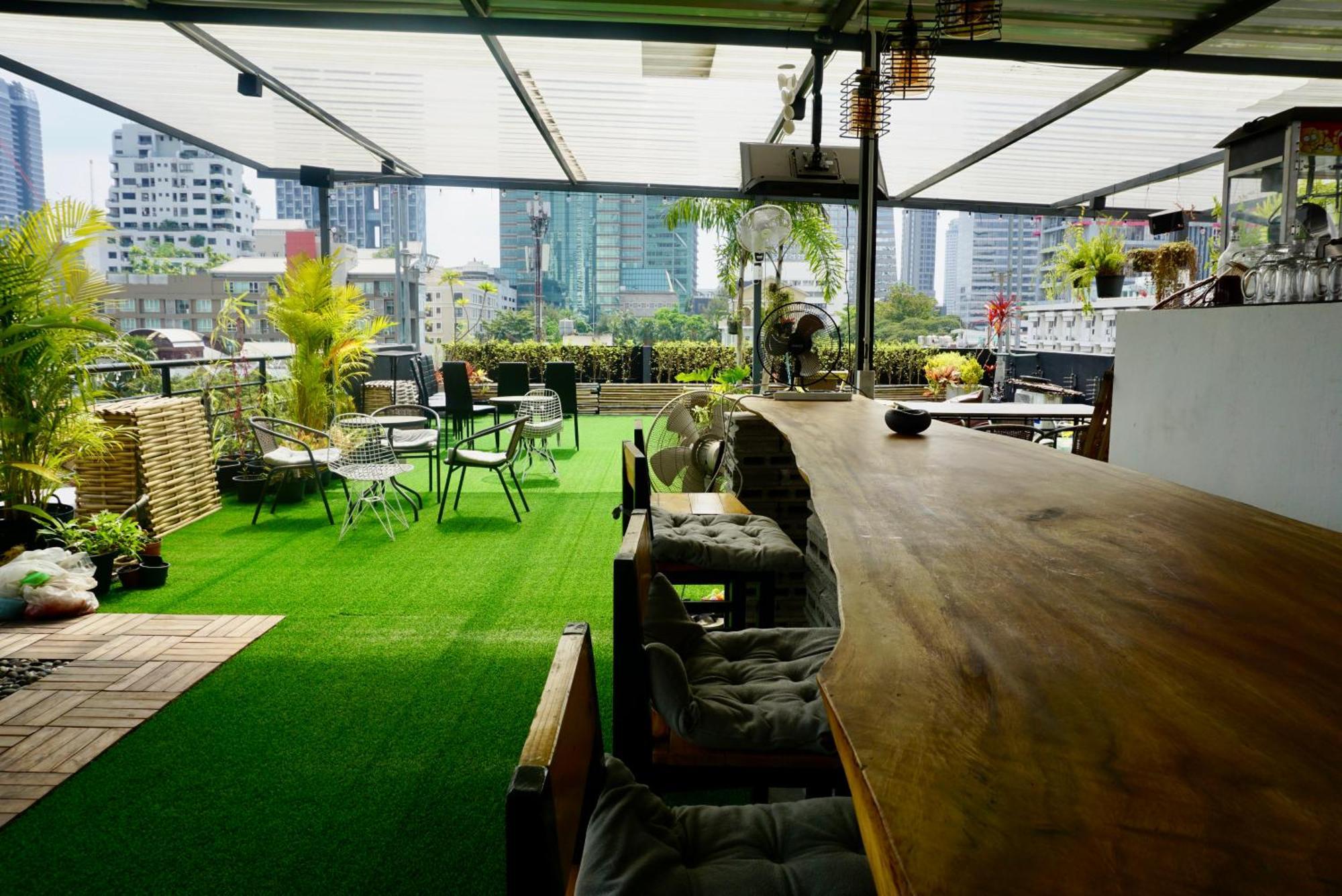 Hash With Unique Chill Design At Silom Soi 3 Apartment Bangkok