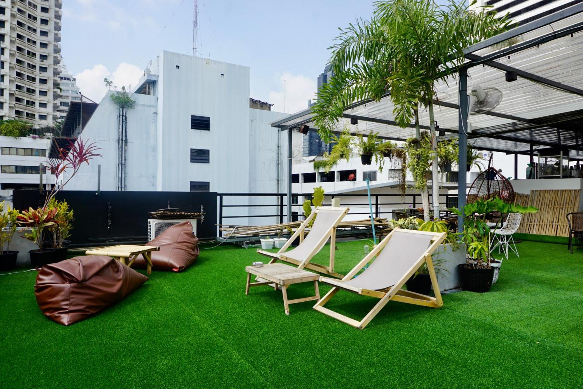 Hash With Unique Chill Design At Silom Soi 3 Apartment *